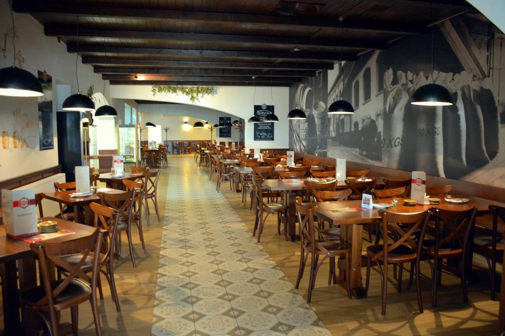Kyjovsky Pivovar - Hotel, Restaurace, Pivni Lazne Buitenkant foto