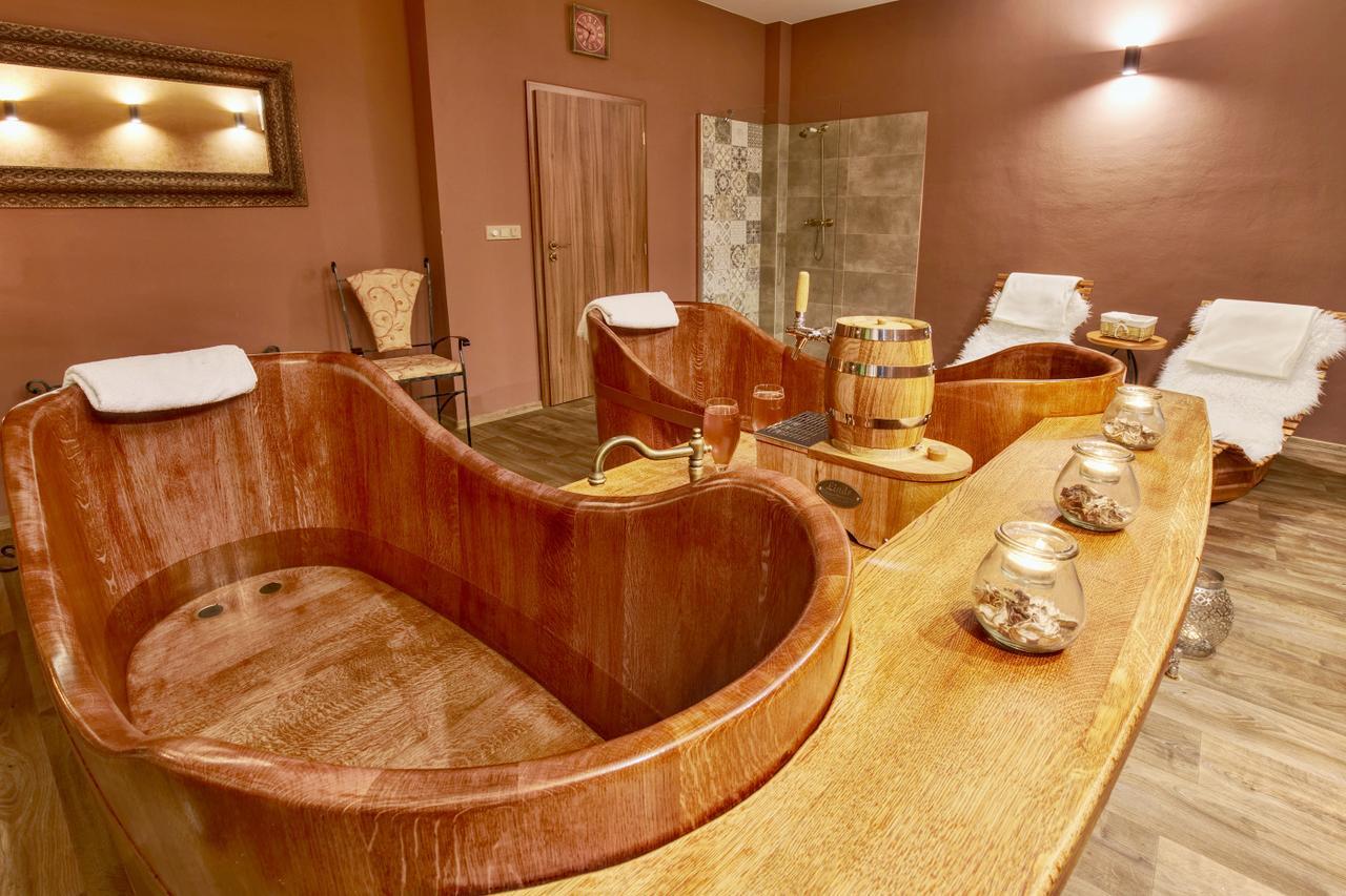 Kyjovsky Pivovar - Hotel, Restaurace, Pivni Lazne Buitenkant foto
